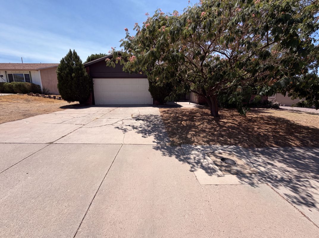 Photo 17 of 22 of 6908 Welton Dr NE, Albuquerque, NM