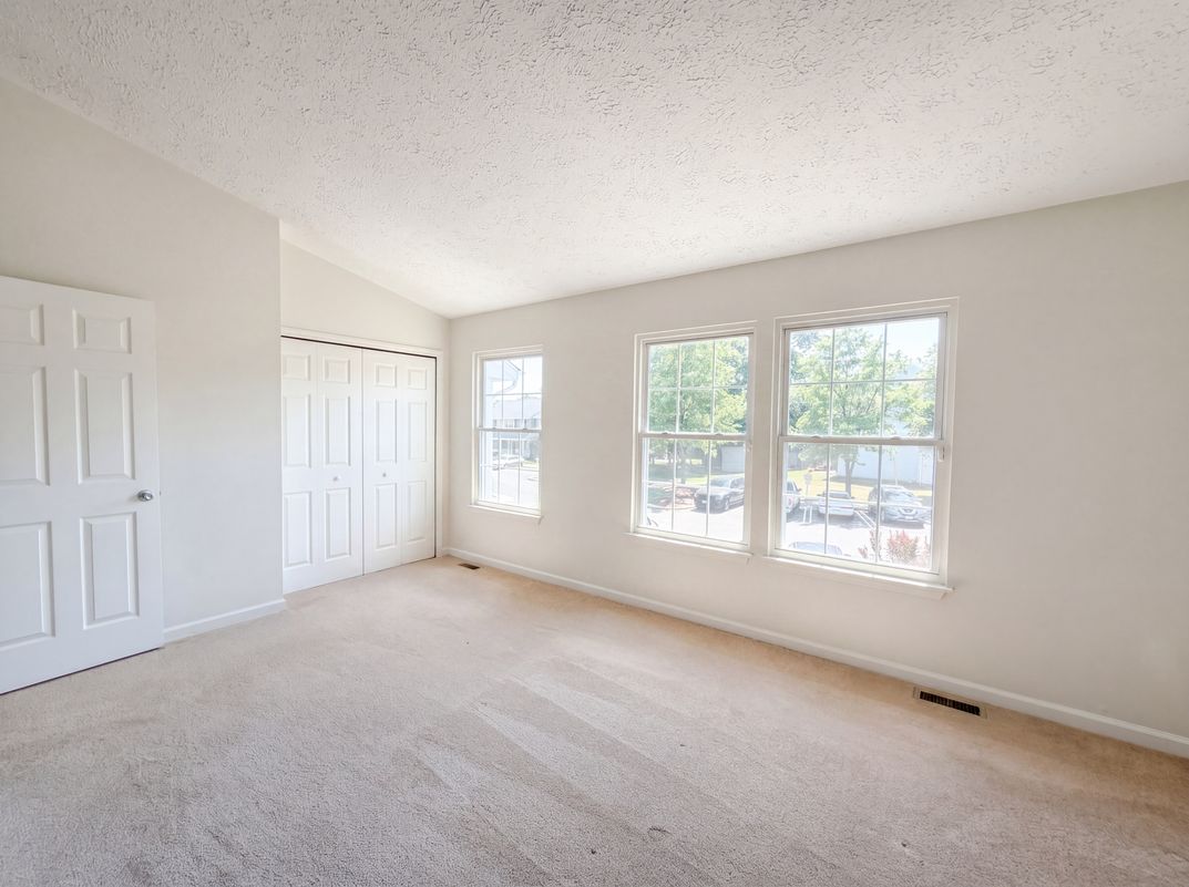 Photo 9 of 41 of 5812 Springfish Pl, Waldorf, MD