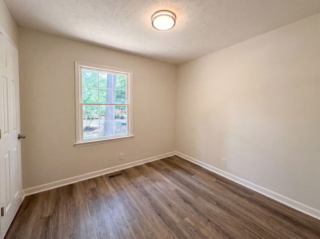 Photo 11 of 23 of 537 Green St, Monroe, GA