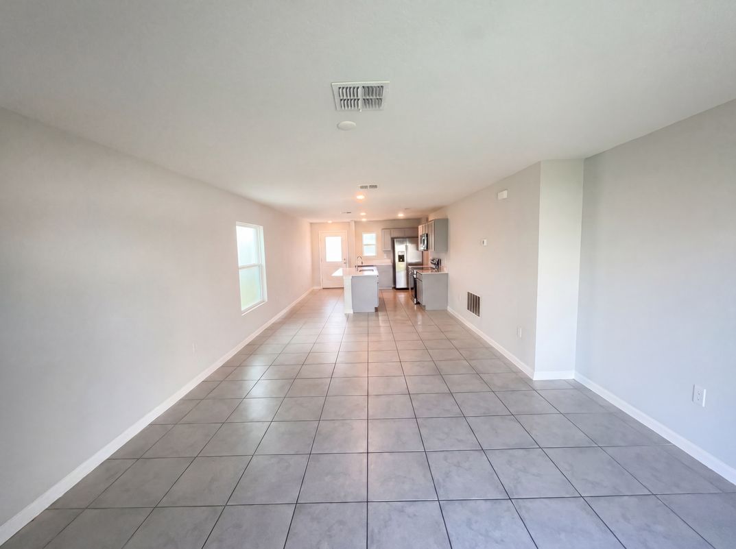 Photo 3 of 24 of 4322 Sunny Creek Pl, Kissimmee, FL