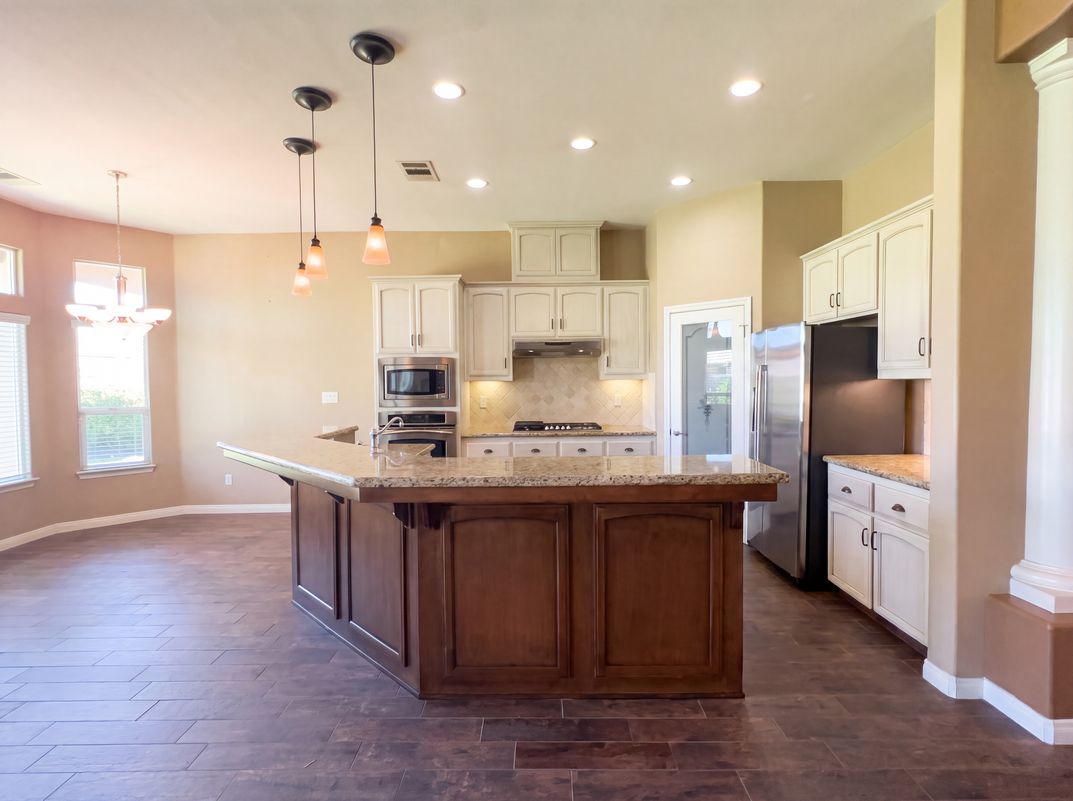 Photo 14 of 35 of 11904 Kenseth St, Bakersfield, CA