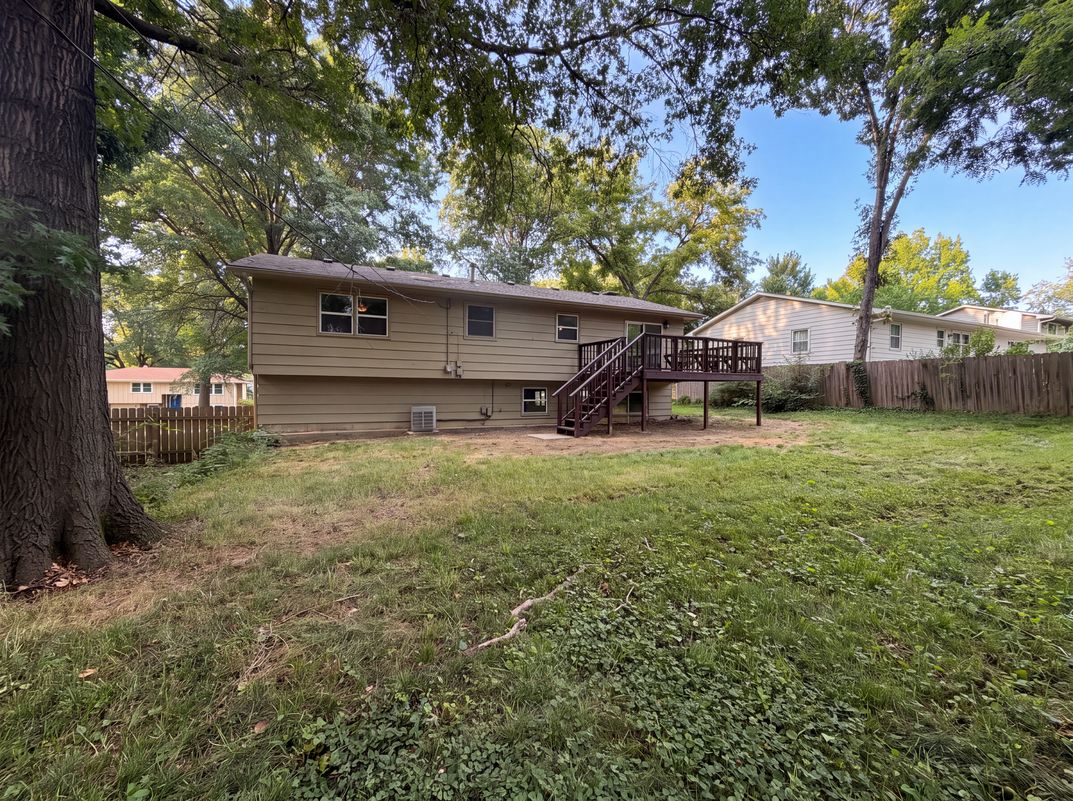 Photo 16 of 21 of 2909 Sagebrush Dr, Lawrence, KS