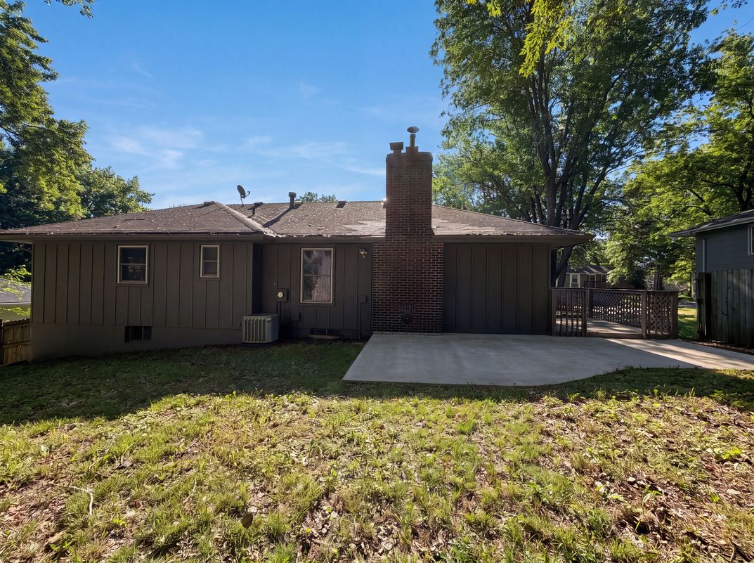 Photo 5 of 22 of 205 NE 1st Street Ter, Blue Springs, MO