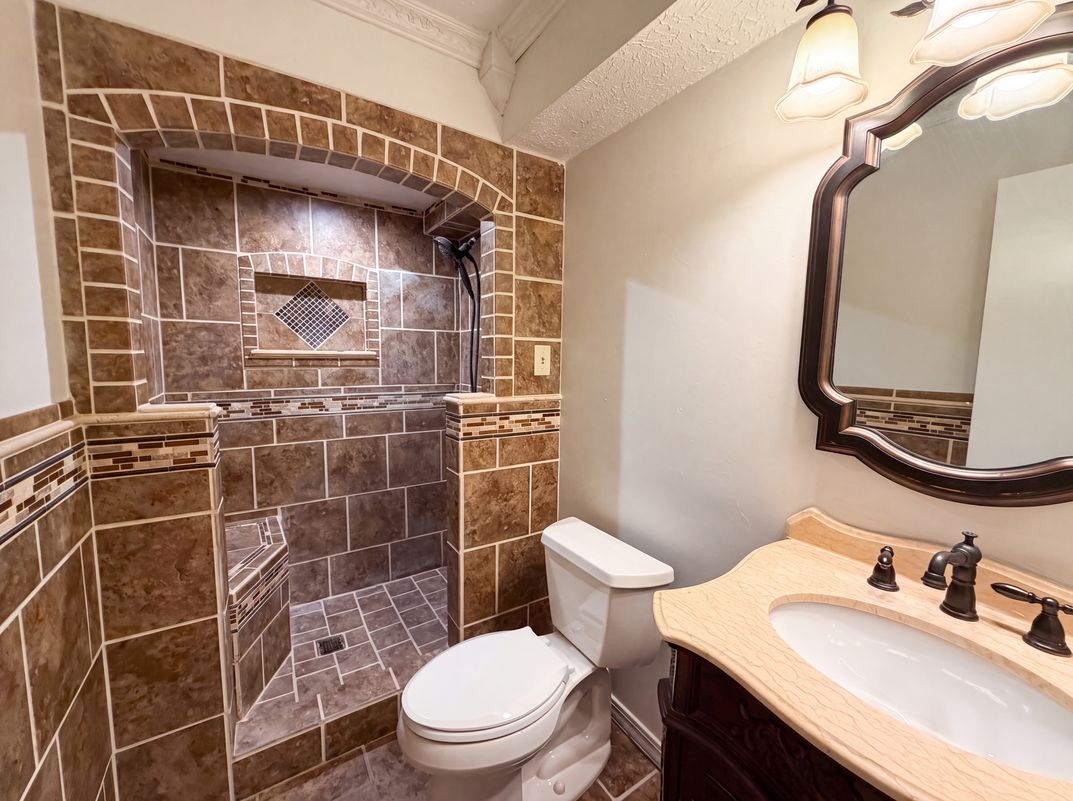 Photo 14 of 20 of 7533 Ardwell Dr, Indianapolis, IN
