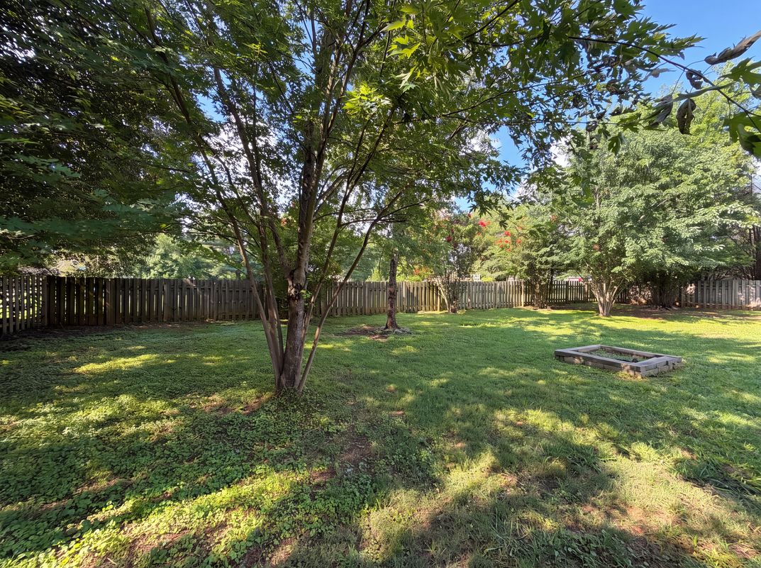 Photo 21 of 27 of 807 W Thompson Ln, Murfreesboro, TN