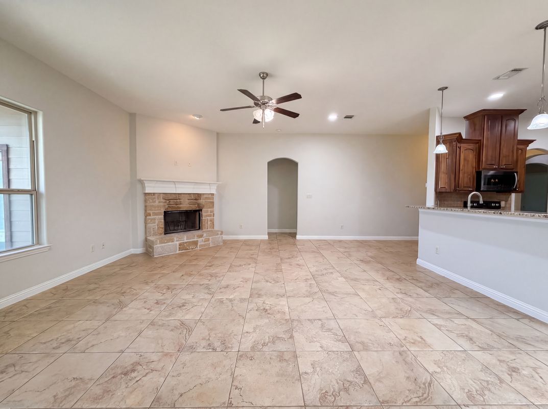 Photo 3 of 19 of 120 Donna Cir, Granbury, TX
