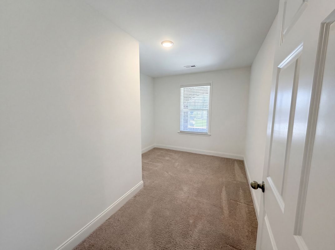 Photo 32 of 44 of 2714 Green Ash Ln, Knoxville, TN