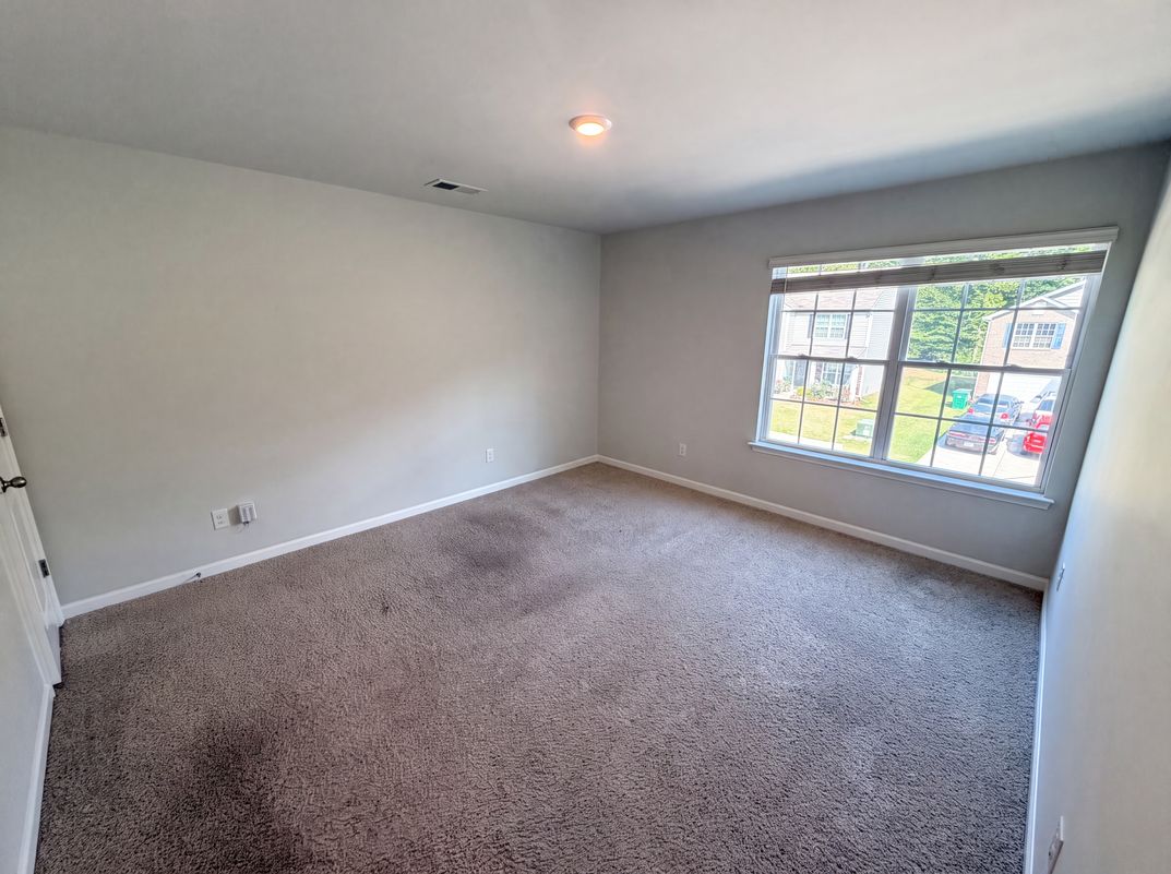 Photo 18 of 26 of 2014 Tarzi Ln, Charlotte, NC