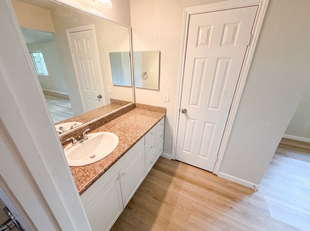 Photo 15 of 20 of 318 Floravista Dr, Webster, TX