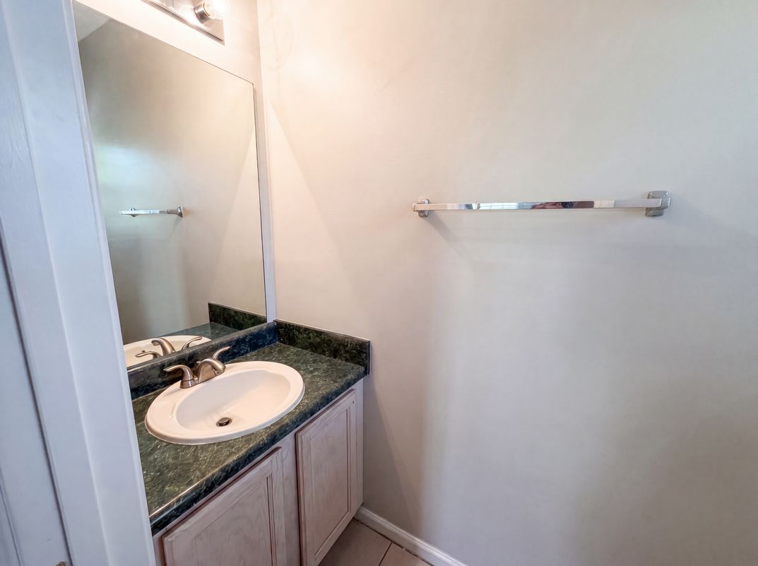 Photo 13 of 26 of 3045 Stonebridge Creek Dr, Lithonia, GA