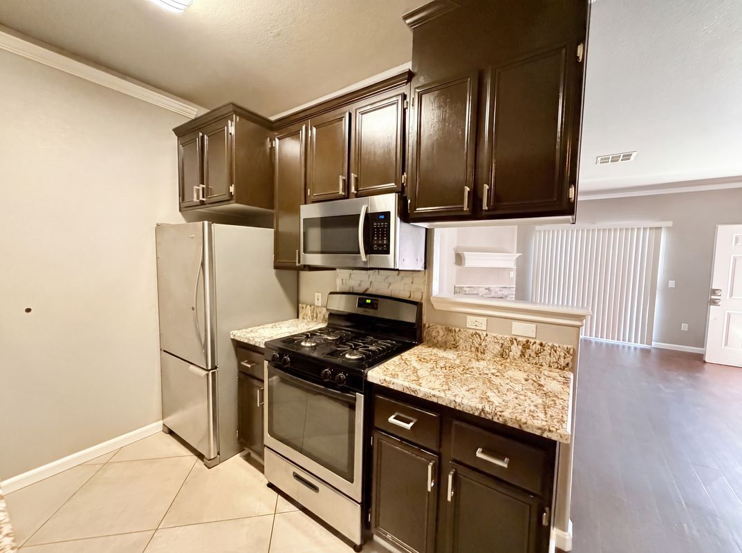 Photo 9 of 28 of 4730 E Craig Rd, Las Vegas, NV