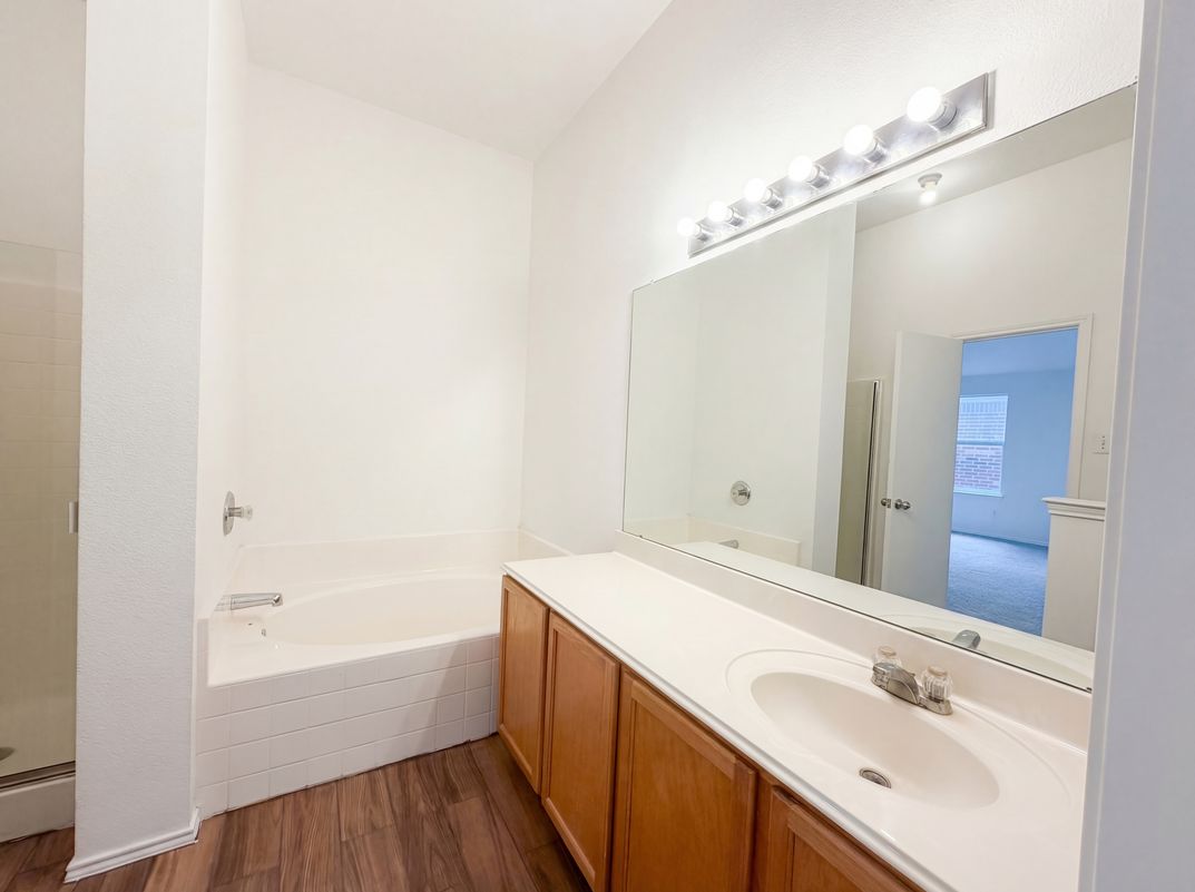 Photo 16 of 19 of 2563 Taos Dr, Grand Prairie, TX