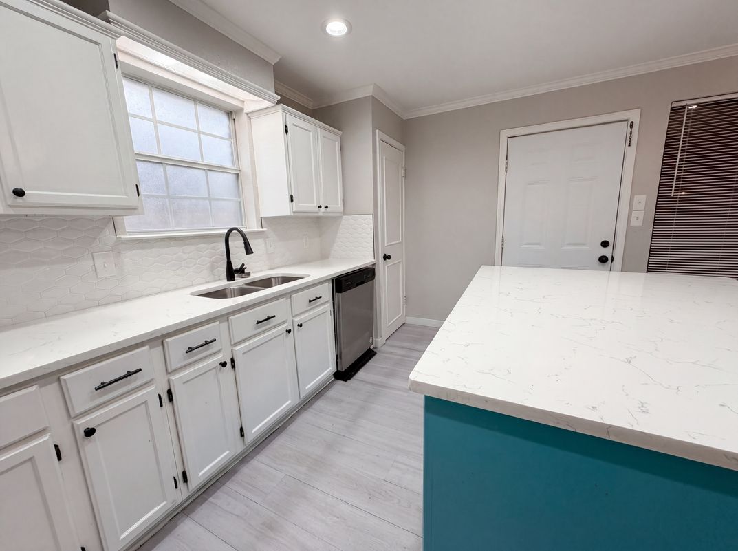 Photo 7 of 18 of 13214 Deepwater Cir, Corpus Christi, TX