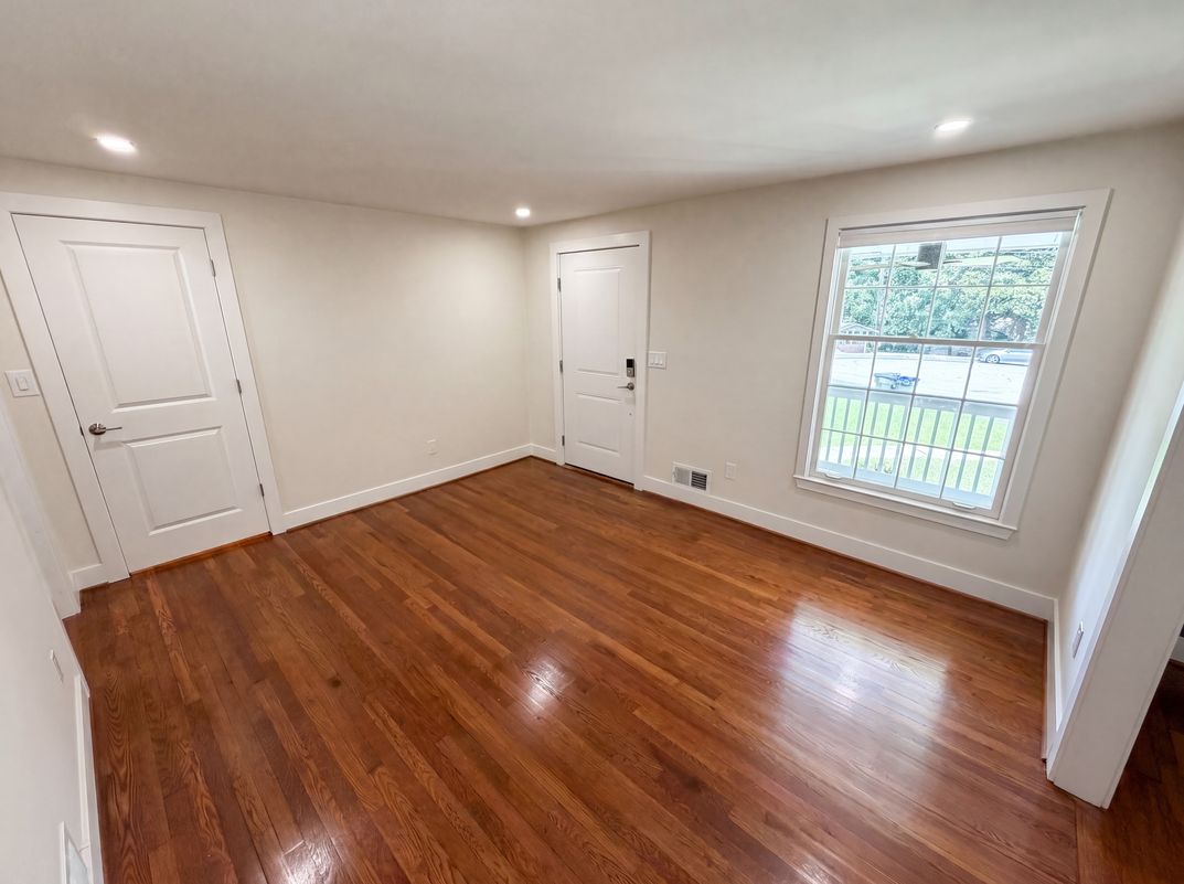 Photo 11 of 23 of 2320 Capehart Cir NE, Atlanta, GA