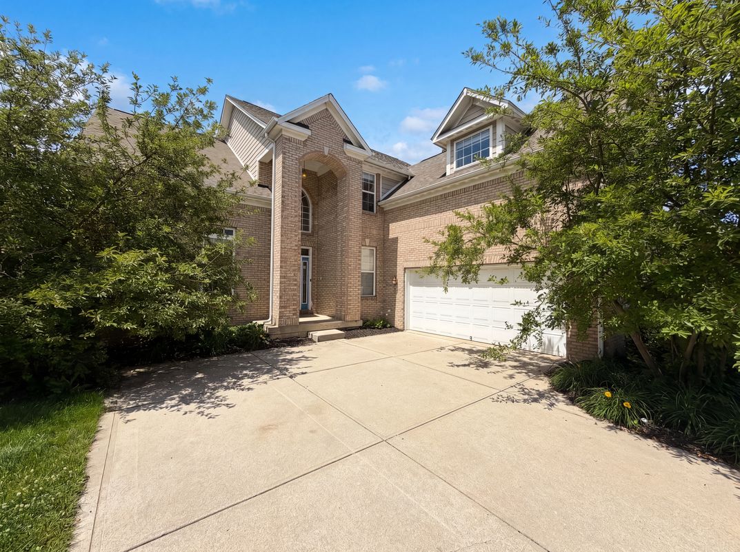 Property photo 1 of 7212 Maple Bluff Pl
