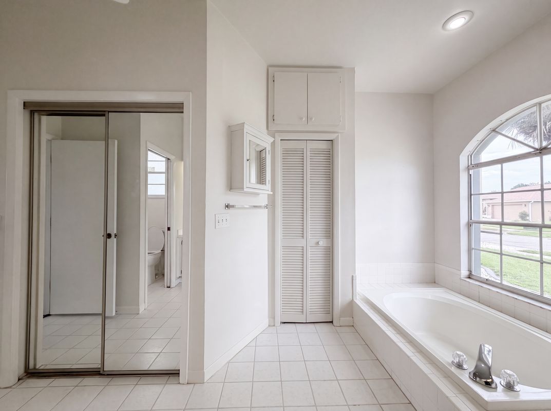 Photo 20 of 28 of 12919 Prestwick Dr, Riverview, FL