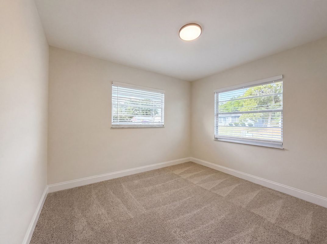 Photo 12 of 22 of 8351 Kipling Ct, Jacksonville, FL