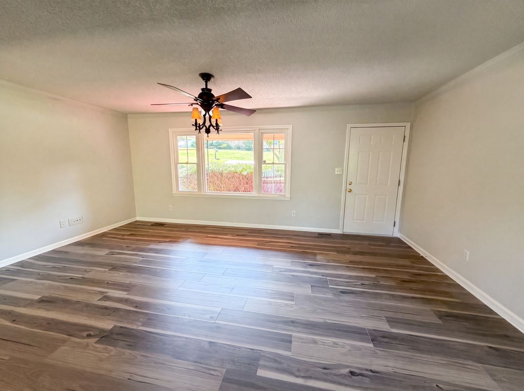 Photo 7 of 18 of 4305 Dawnwood Dr, Gastonia, NC