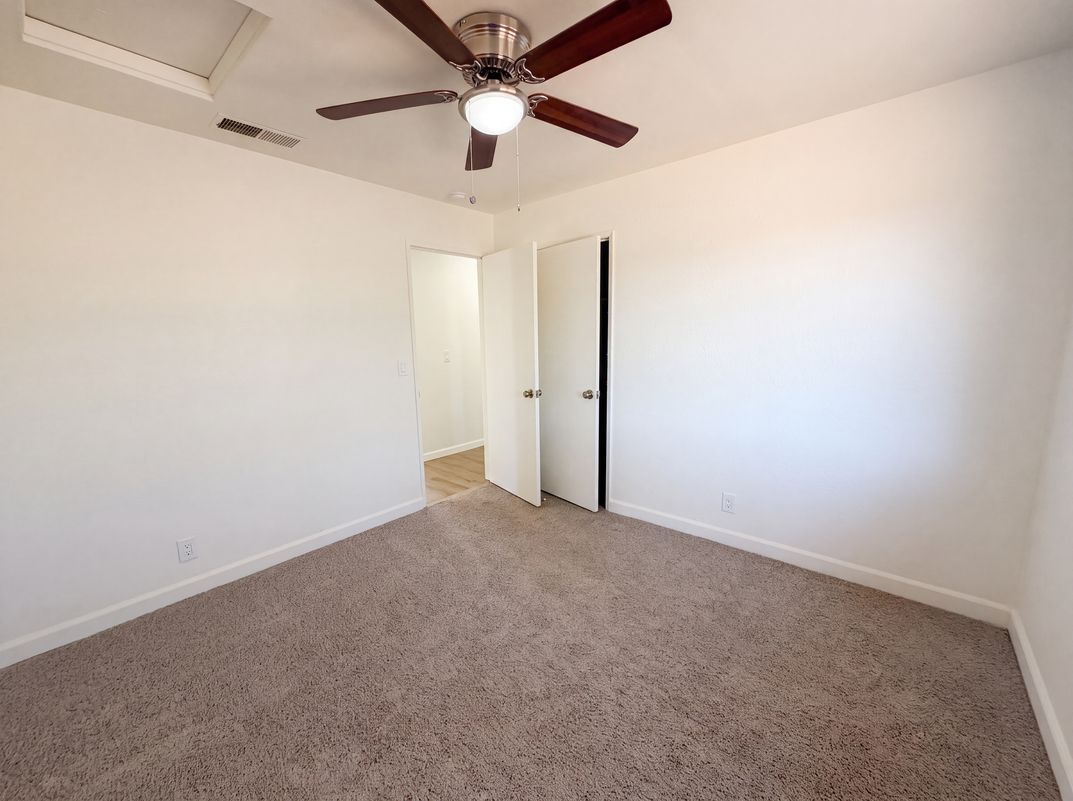 Photo 15 of 29 of 6041 Thornicroft Dr, Valley Springs, CA