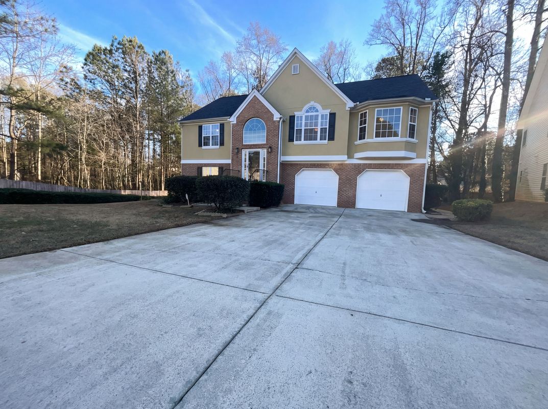Photo 7 of 24 of 3062 Crest Ridge Cir SW, Marietta, GA