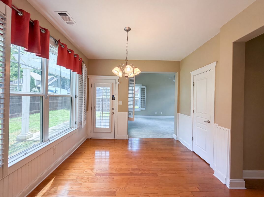 Photo 10 of 28 of 2983 Boulder Walk Ct SE, Atlanta, GA