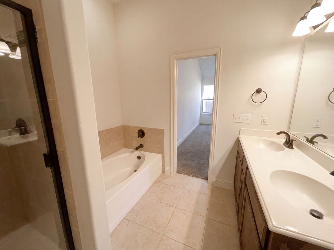 Photo 14 of 26 of 4522 Mariner Dr, Rowlett, TX