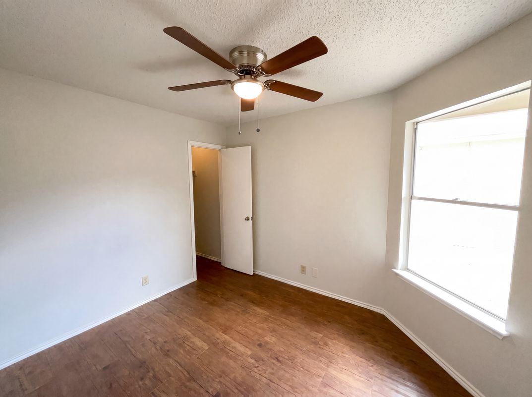 Photo 5 of 17 of 7358 Weybridge, San Antonio, TX