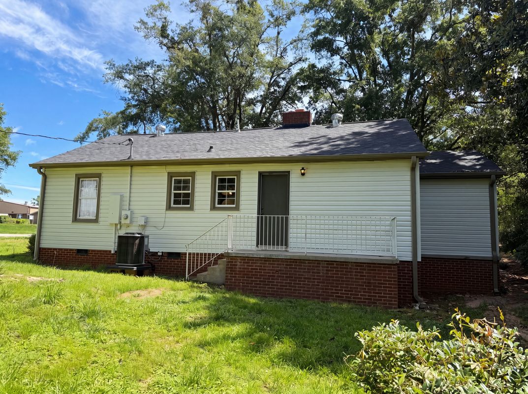Photo 18 of 20 of 1125 Old Spartanburg Hwy, Lyman, SC