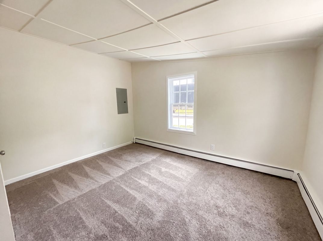 Photo 4 of 22 of 361 Tremont St, Taunton, MA