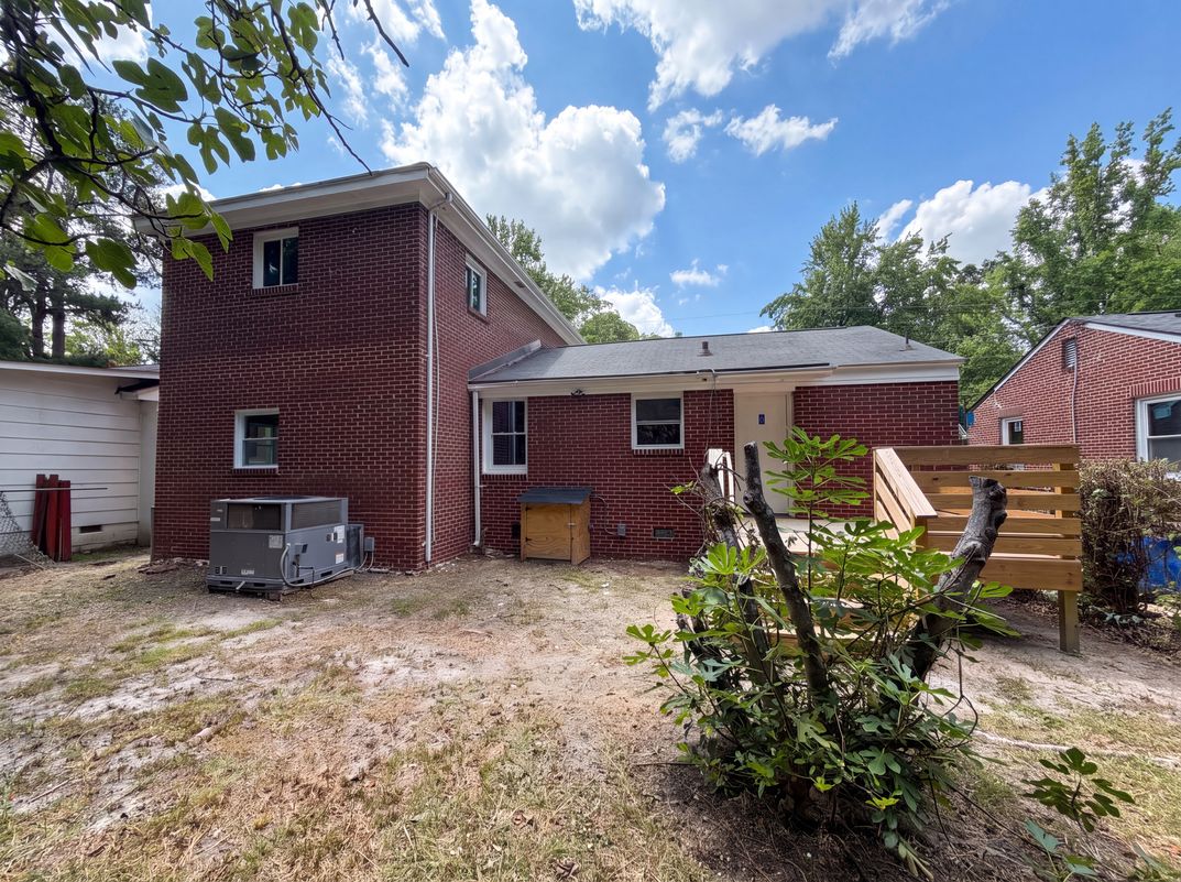 Photo 8 of 23 of 2257 Chappelle St, Columbia, SC