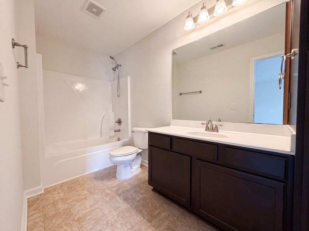 Photo 10 of 17 of 2520 Val Marie Dr, Madison, TN