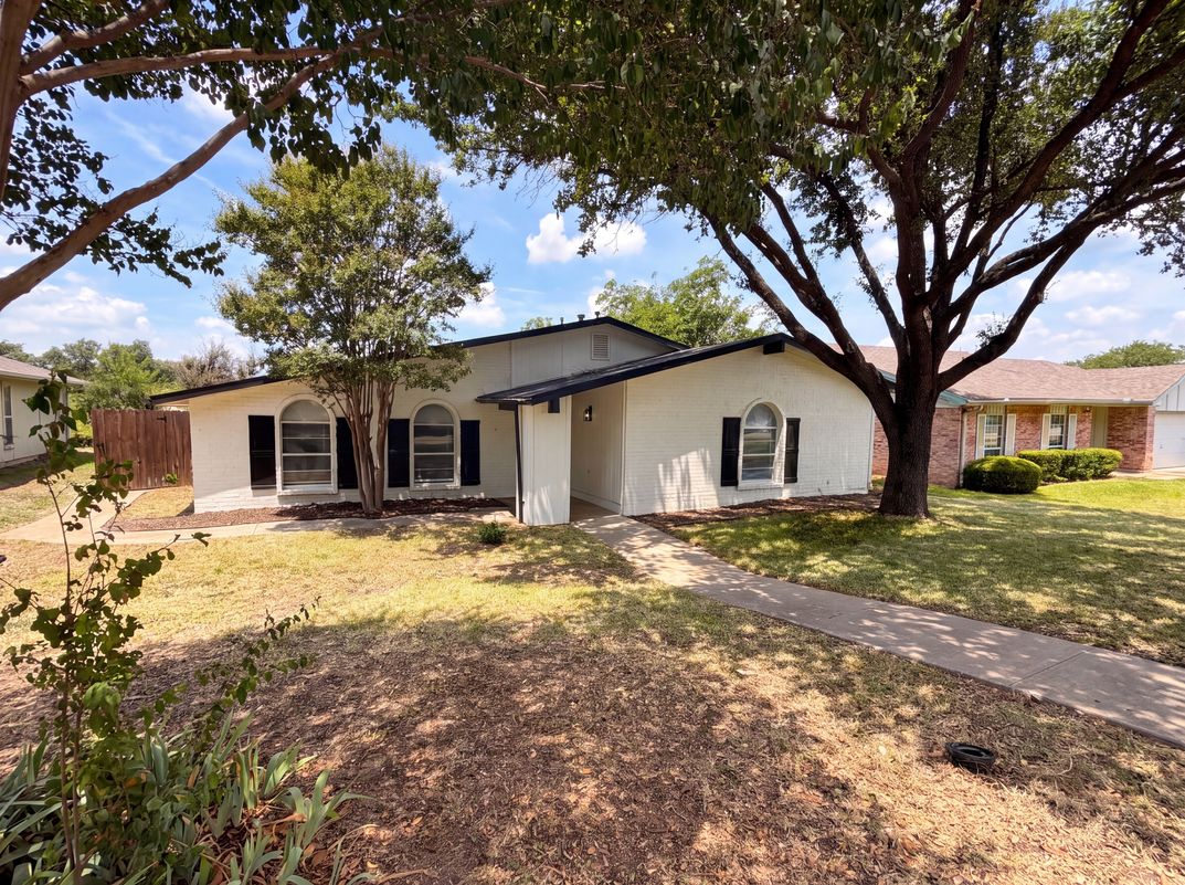 Photo 20 of 21 of 3111 Windsor Rd, Carrollton, TX