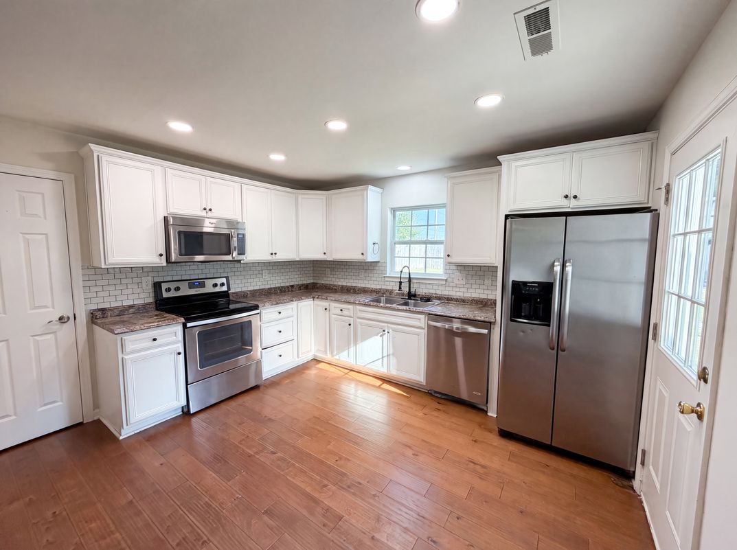 Photo 7 of 17 of 10933 Pointer Ridge Dr, Charlotte, NC