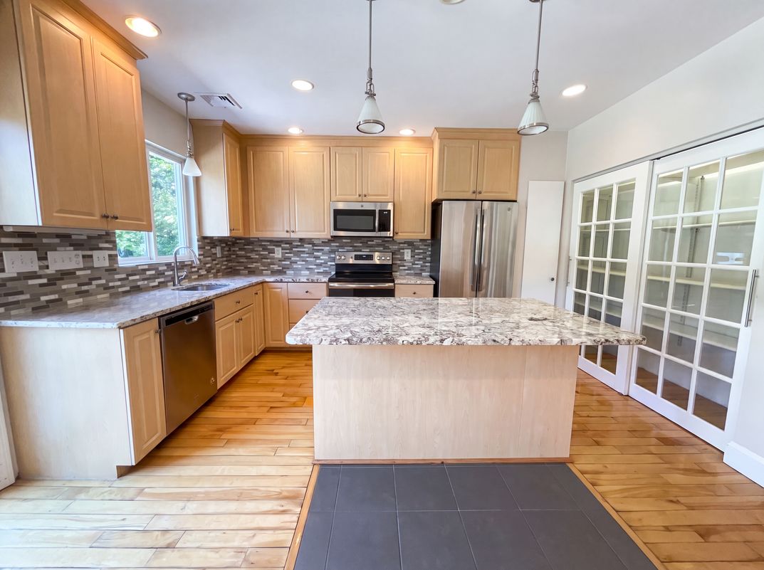 Photo 6 of 41 of 661 Main St, Millis, MA