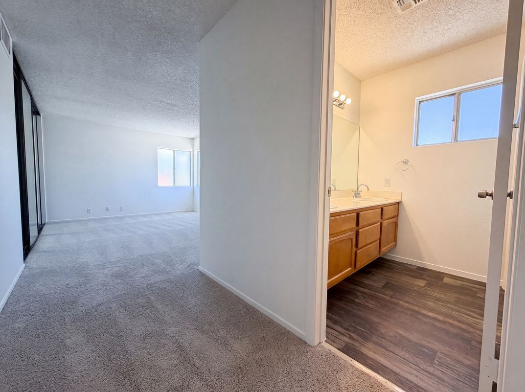 Photo 13 of 20 of 3152 Viewcrest Ave, Henderson, NV
