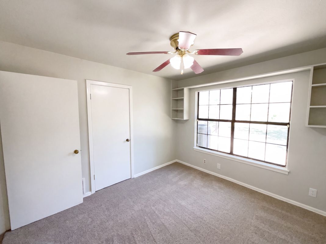 Photo 13 of 21 of 222 Colebrook Dr, San Antonio, TX