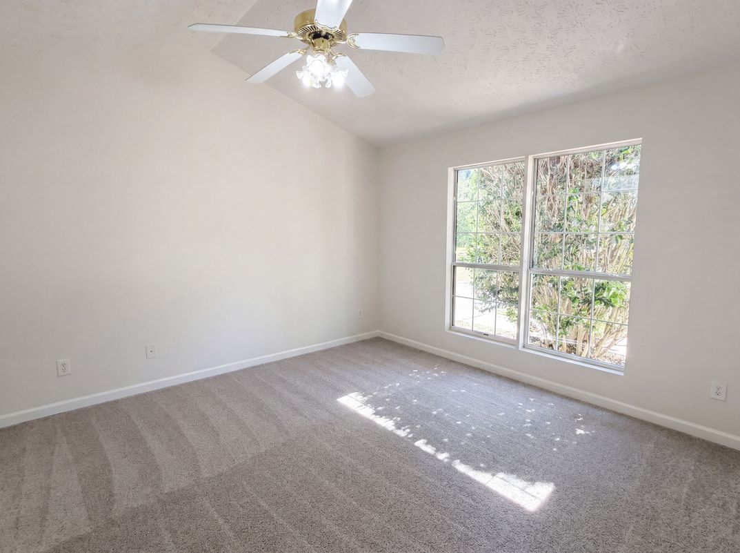 Photo 11 of 27 of 182 Livingston Ln, Covington, GA