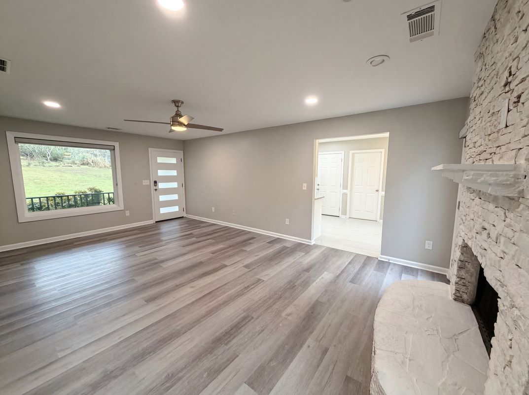 Photo 7 of 19 of 4241 Grady Smith Rd, Loganville, GA