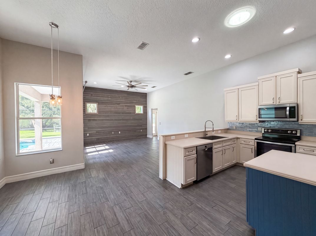 Photo 14 of 57 of 3100 Conrad Ct, Kissimmee, FL