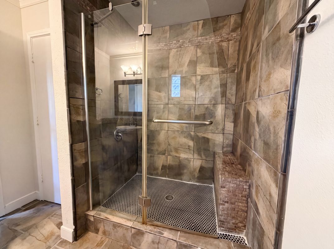 Photo 12 of 16 of 1620 Sunview Cir, New Braunfels, TX