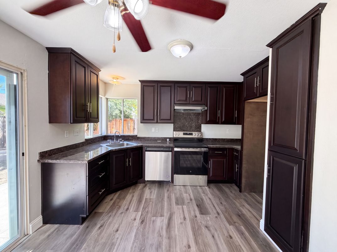 Photo 18 of 41 of 5150 Brookfield Ct, Antioch, CA