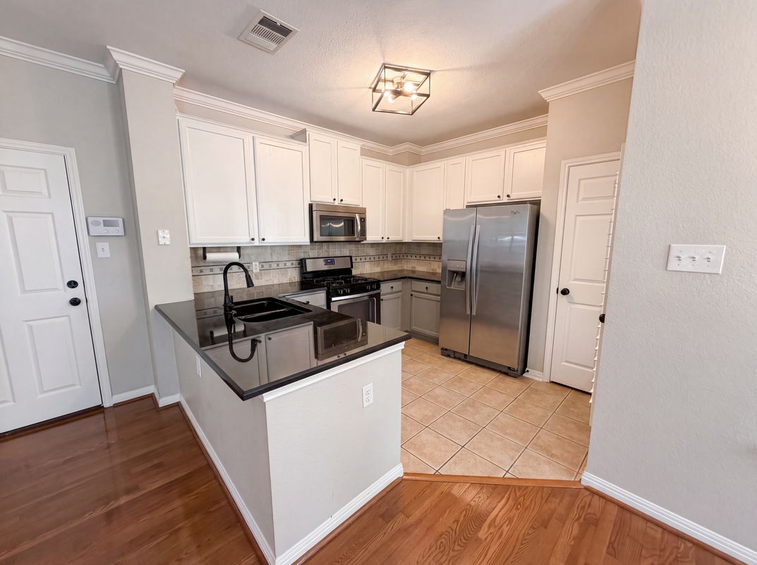 Photo 7 of 22 of 8518 Cahill Dr, Austin, TX