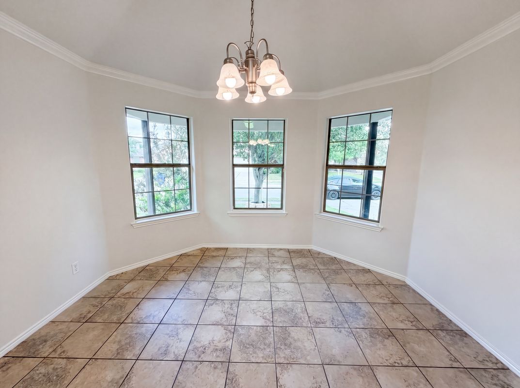 Photo 7 of 17 of 1618 Hillside Dr, Waxahachie, TX