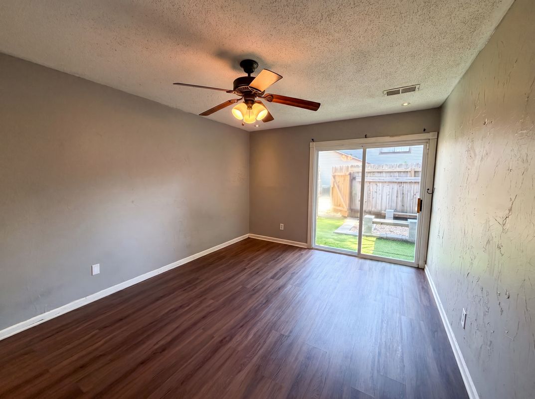 Photo 6 of 25 of 2725 Flintlock Pl, Austell, GA