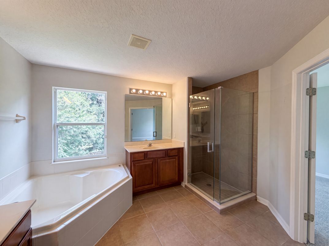 Photo 10 of 39 of 12706 Grovehurst Ave, Winter Garden, FL