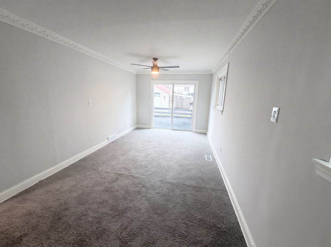Photo 16 of 28 of 916 Longfellow Ave, Royal Oak, MI