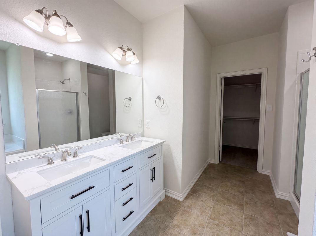 Photo 18 of 25 of 1421 Sparrow Dr, Little Elm, TX