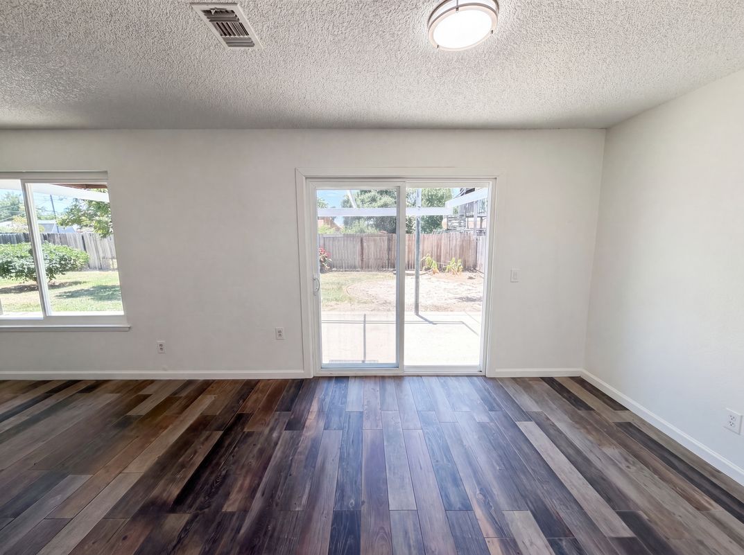Photo 8 of 26 of 838 Dutra Ave, Rio Linda, CA