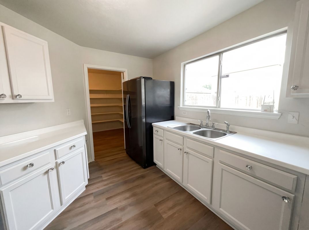 Photo 8 of 18 of 8807 Mesa Vis, San Antonio, TX