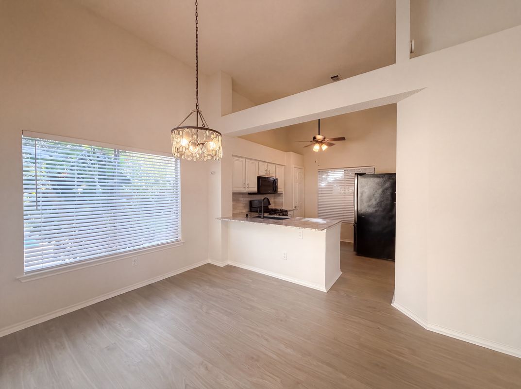 Photo 6 of 21 of 11823 Meadowchase Dr, Houston, TX